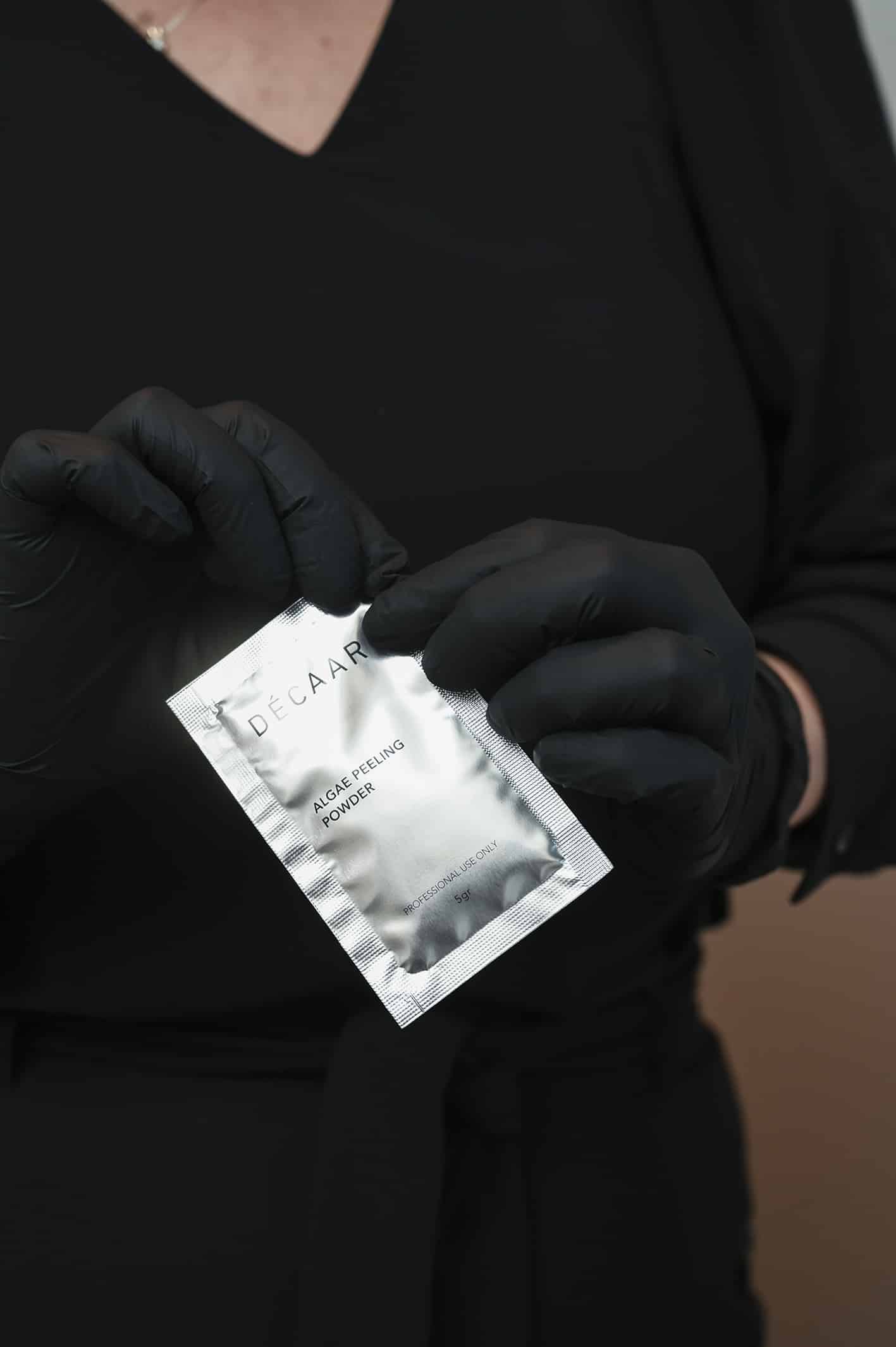 Sabine tijdens een kalmerende behandeling
